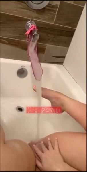 Maddy Oreilly bathtub water pleasure snapchat premium xxx porn videos on girlsabc.com