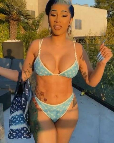 Cardi B Bikini Rant Video Leaked - Usa - New York on girlsabc.com