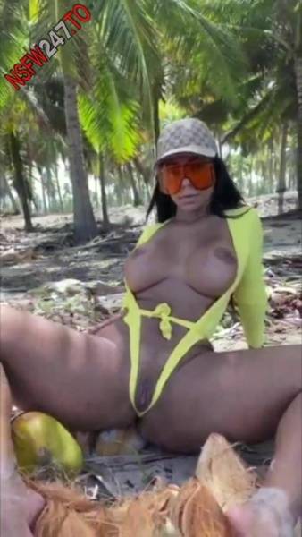 Valentina Ferraz outdoor naked onlyfans porn videos on girlsabc.com