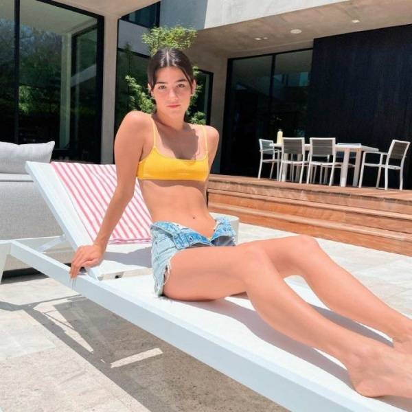 Charli D’Amelio Poolside Bikini Strip Posing Set Leaked - Usa on girlsabc.com