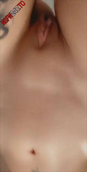 Layna Boo shower snaps & undressing in car snapchat premium xxx porn videos on girlsabc.com