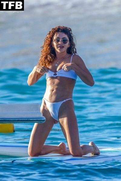 Sarah Hyland Sexy on girlsabc.com