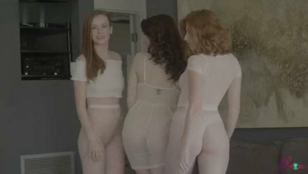 Emily Bloom Nude Lesbian Photoshoot Video Leaked on girlsabc.com