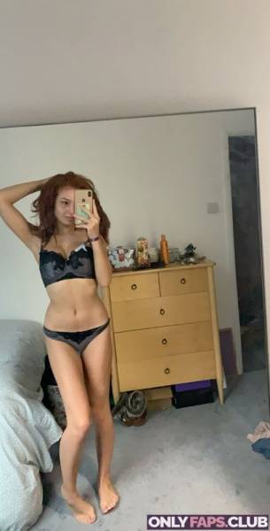 Rosewiththorns OnlyFans Leaks (20 Photos) on girlsabc.com