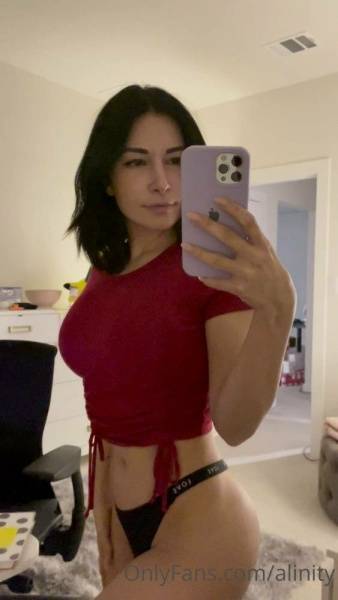 Alinity Sexy Feet Teasing PPV Onlyfans Video Leaked on girlsabc.com