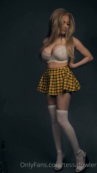 Tessa Fowler Nude Strip Oil Rub OnlyFans Video Leaked - Usa on girlsabc.com