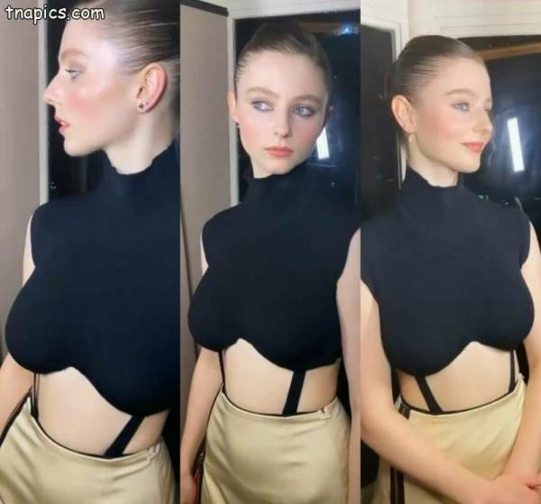 Thomasin Mckenzie Nude on girlsabc.com