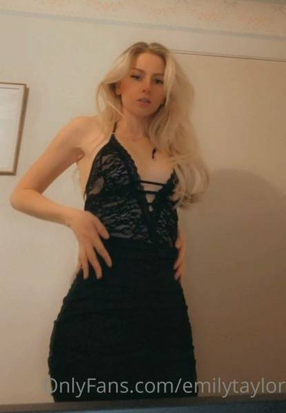 MsFiiire Sexy Dress Striptease Onlyfans Video Leaked on girlsabc.com
