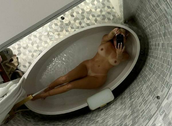 Corinna Kopf Nude Topless Bath Onlyfans Set Leaked on girlsabc.com