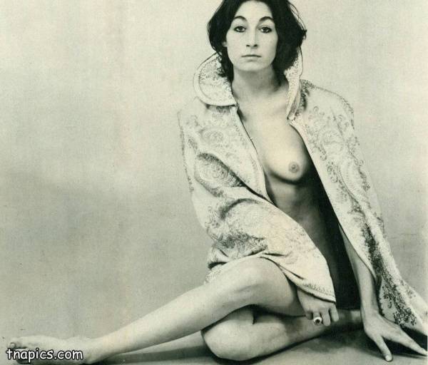 Anjelica Huston Nude on girlsabc.com