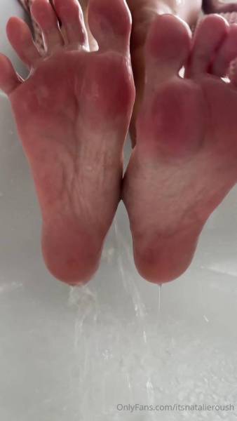 Natalie Roush Wet Feet Cleaning PPV Onlyfans Video Leaked on girlsabc.com