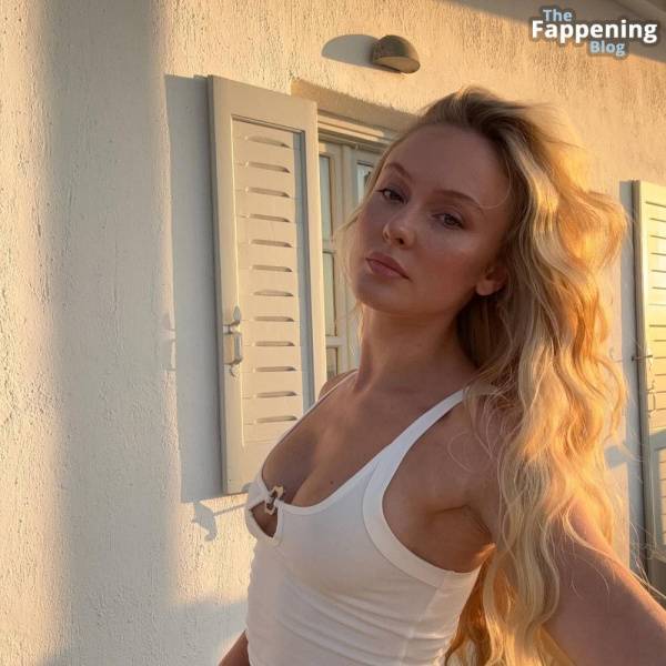 Zara Larsson Sexy (2 Photos) on girlsabc.com