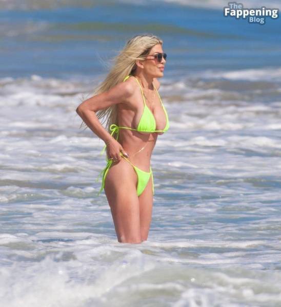 Tori Spelling Looks Smoking Hot in a Bikini as She Hits the Beach in Malibu (24 Photos) on girlsabc.com