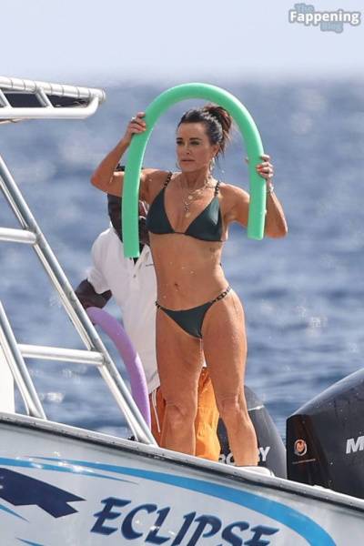 Kyle Richards, Erika Jayne & Dorit Kemsley Enjoy Their Ocean Swim in St Lucia (92 Photos) on girlsabc.com