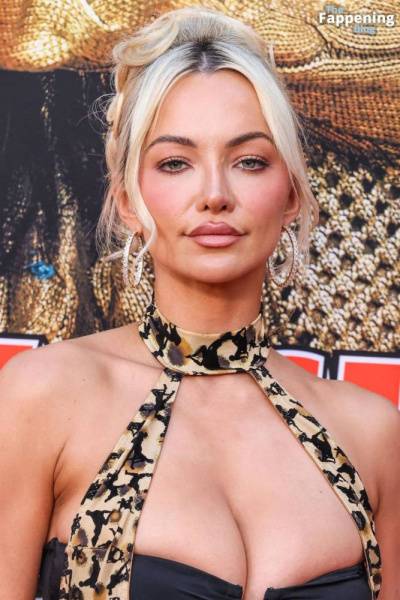 Lindsey Pelas Displays Her Sexy Boobs at the “Jackpot!” Premiere (11 Photos) on girlsabc.com