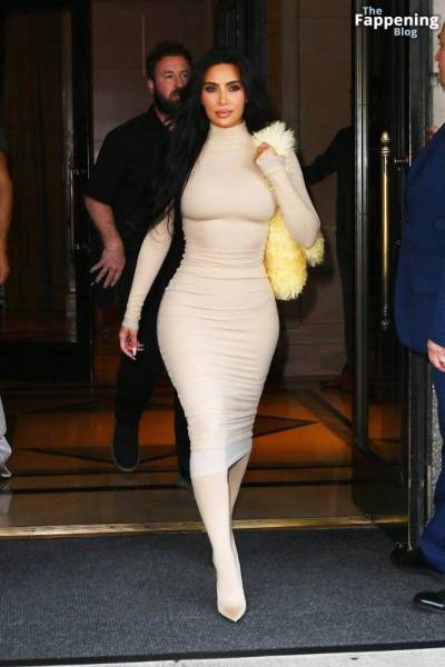 Kim Kardashian Displays Her Sexy Figure in New York City (14 Photos) on girlsabc.com