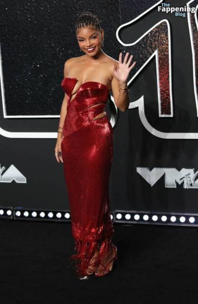 Halle Bailey Shows Off Her Assets at the VMAs (84 Photos) on girlsabc.com