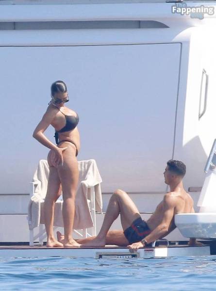 Georgina Rodriguez & Cristiano Ronaldo Enjoy Luxurious Yacht Day in the South of France (104 Photos) - France on girlsabc.com