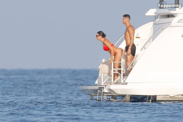 Georgina Rodriguez & Cristiano Ronaldo Enjoy Luxurious Yacht Day in the South of France (125 Photos) - France on girlsabc.com